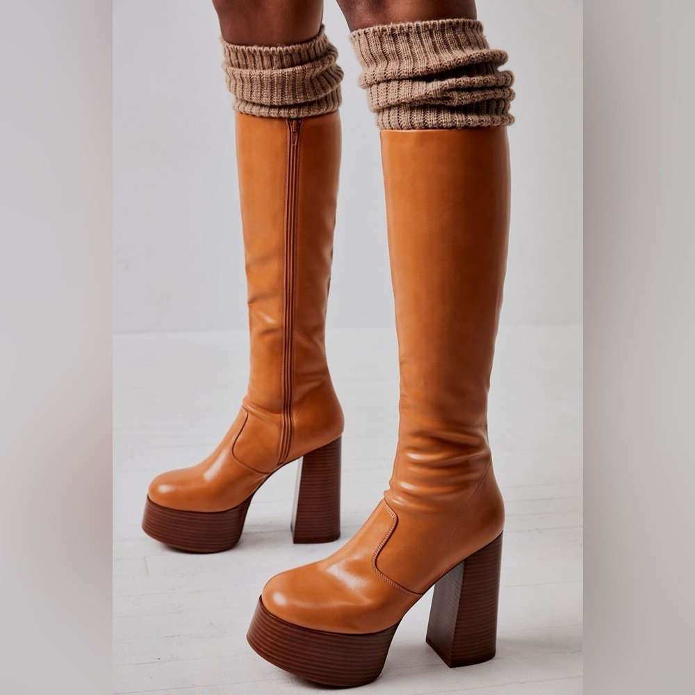 NWT Jeffrey Campbell Time Warp Platform Boots size 6 color natural tan